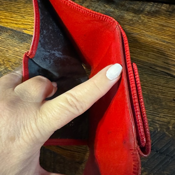 Louis Vuitton read Epi wallet - Picture 7 of 8